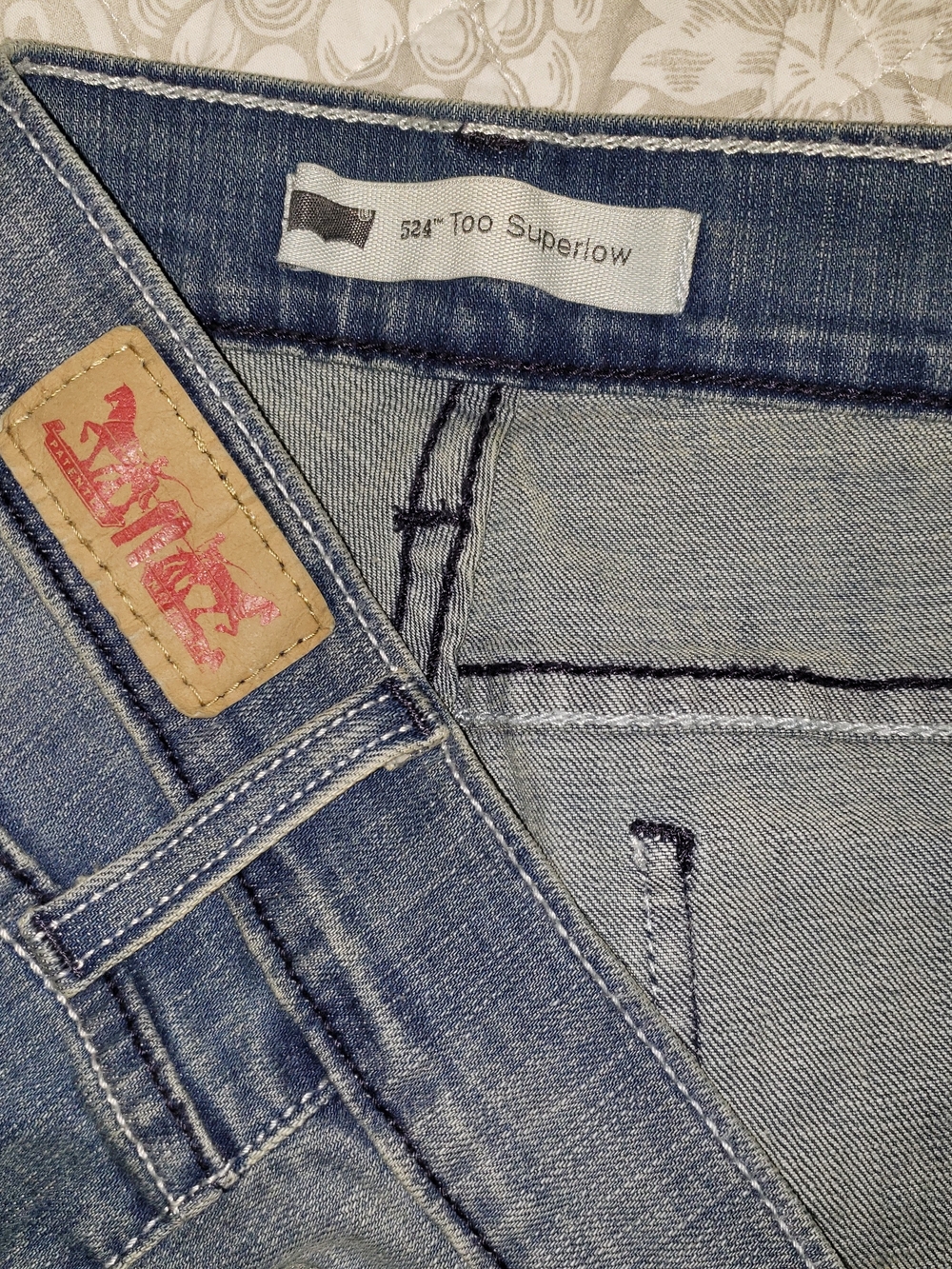 Levi's Women's Superlow Boot Cut Jeans - Light Blue Denim Leather Patch 31×32